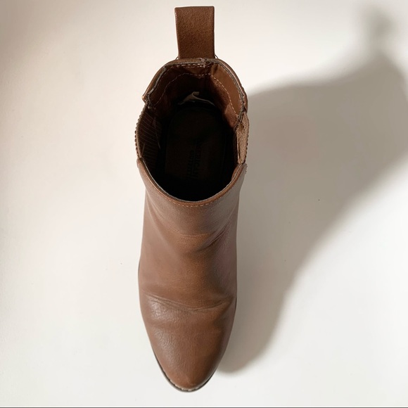AE Chelsea Boot - Picture 6 of 7